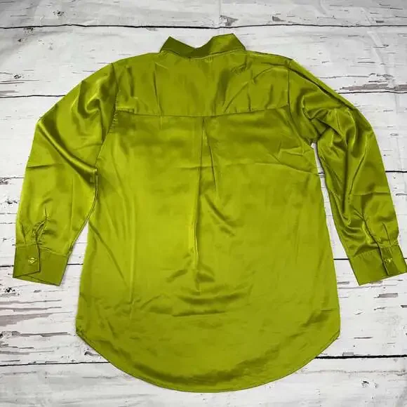 Jon & Anna Green Satin Button Down Blouse Size L Hi-Low Hem - Picture 3 of 8